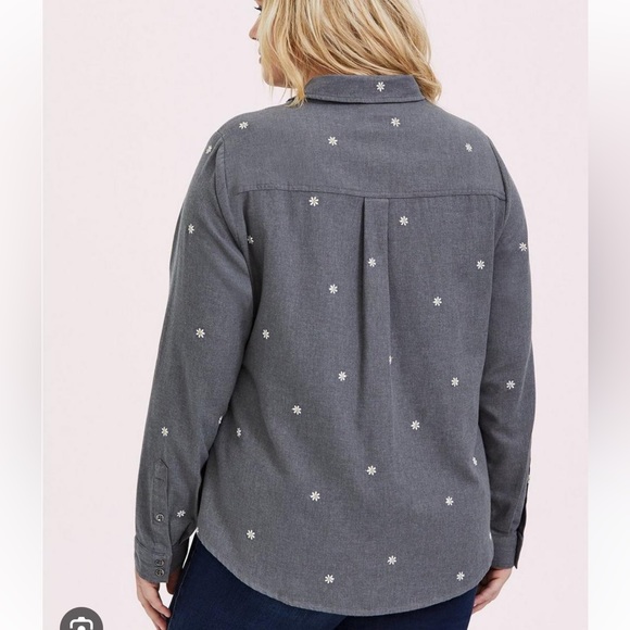 Torrid daisy button down shirt - Picture 2 of 15
